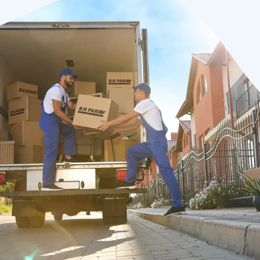 Removal-service-workers-moving-house-swirl-logo Removal-service-workers-moving-house-swirl-logo