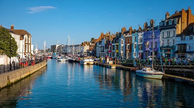 Weymouth – Coastal Comfort for Retirees